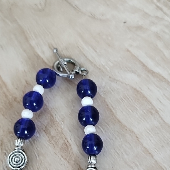 Elegant Blue and White Necklace Set - Picture 2 of 4